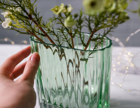 Стеклянная ваза ТУЛЬПЕ, светло зелёная, 7х14 см