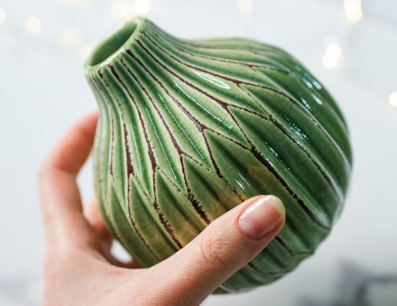 Керамическая ваза ЛОГОРАМЕНТО округлая, светло-зеленая, 12 см