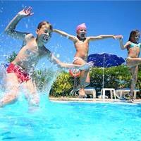 Техника безопасности при купании детей в бассейне